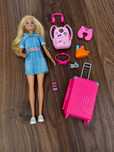 Barbie z walizką i akcesoriami