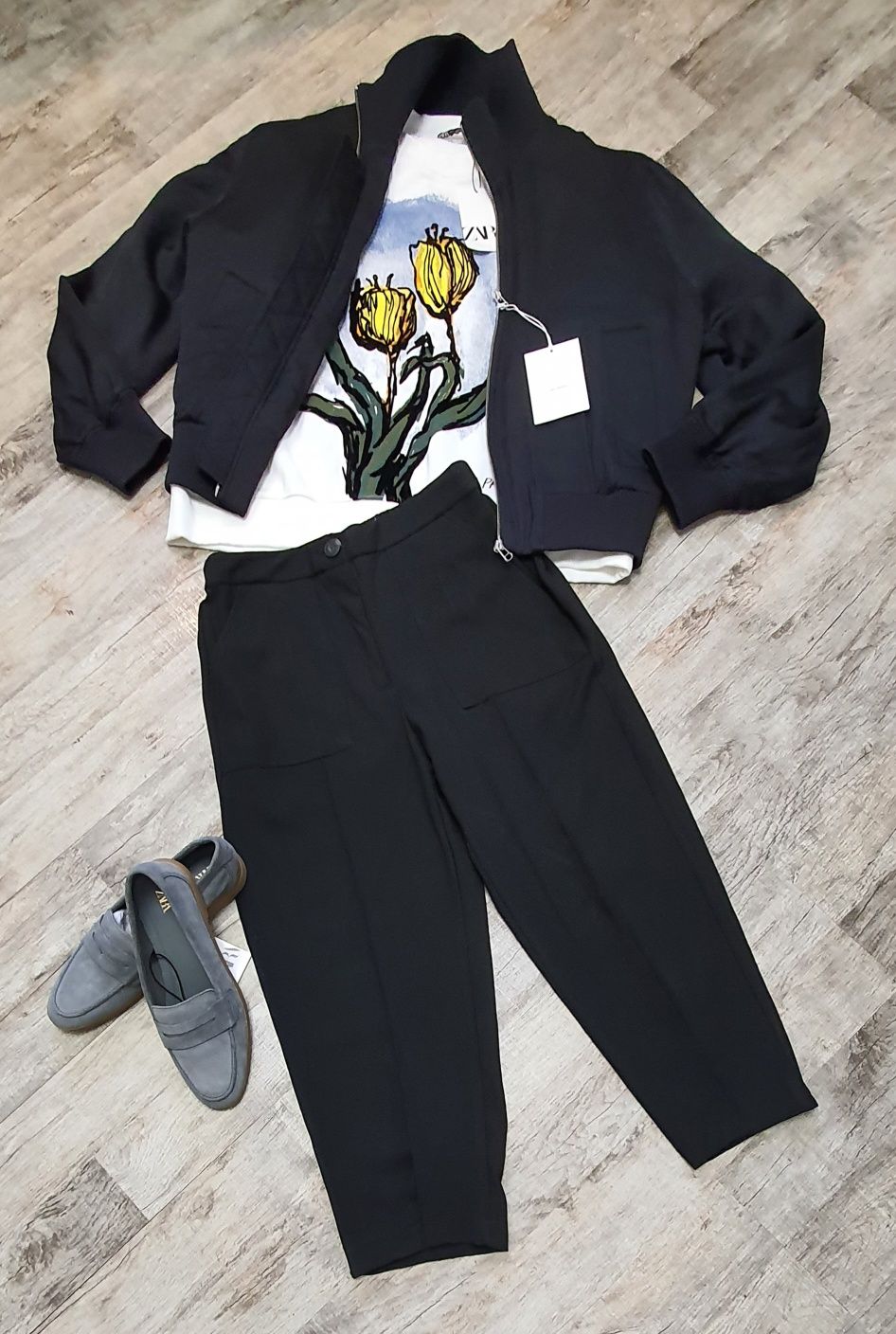 Трендові брюки carrot fit від Zara. Дуже вдала модель. Можна на літо.