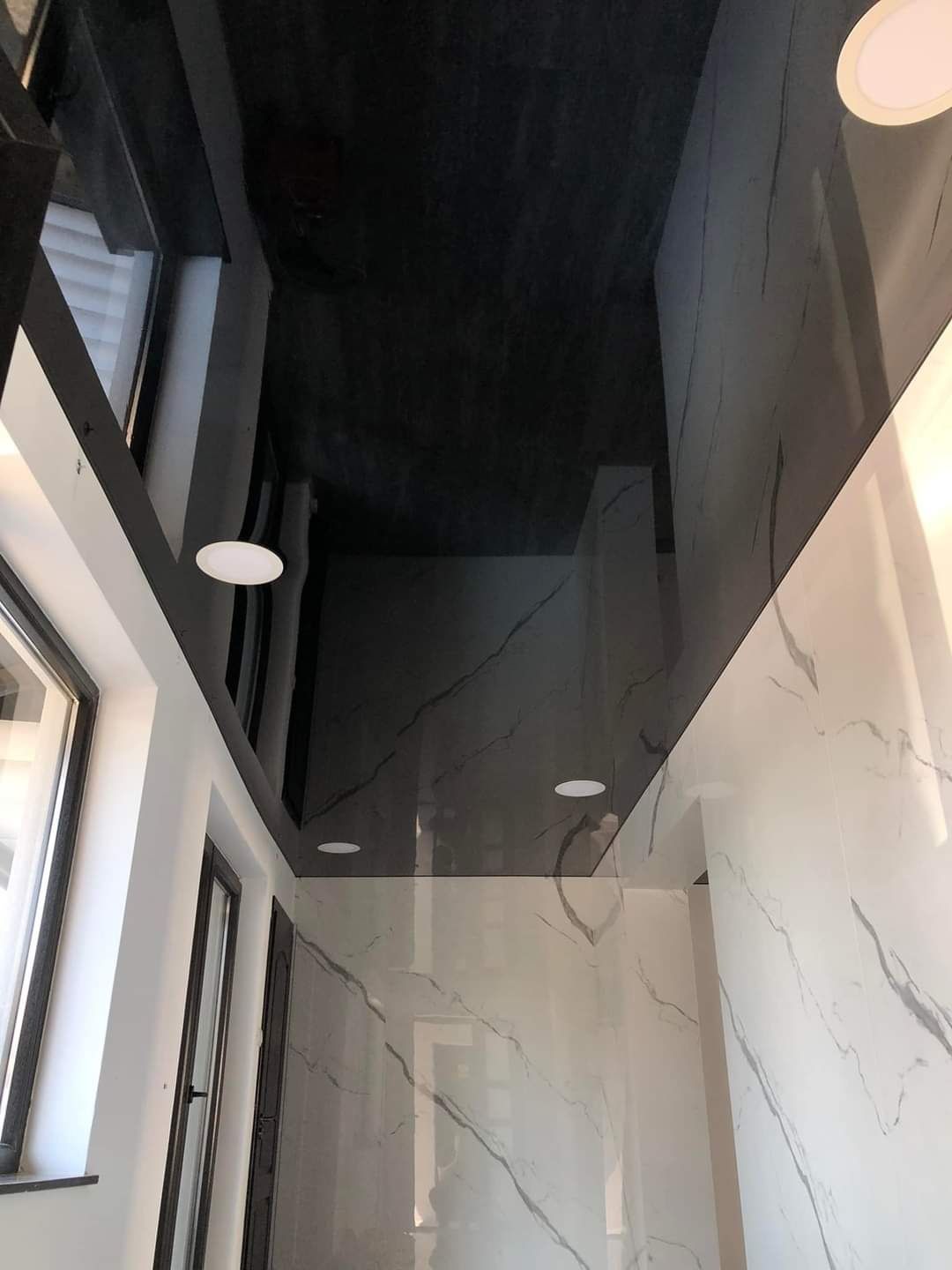 Sufit napinany folia połysk remont gwieździste niebo gk salon łazienka