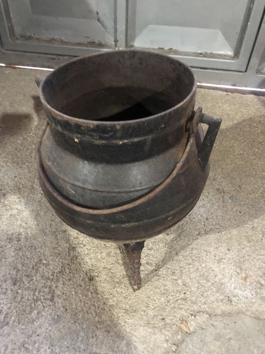 Panela de ferro usada