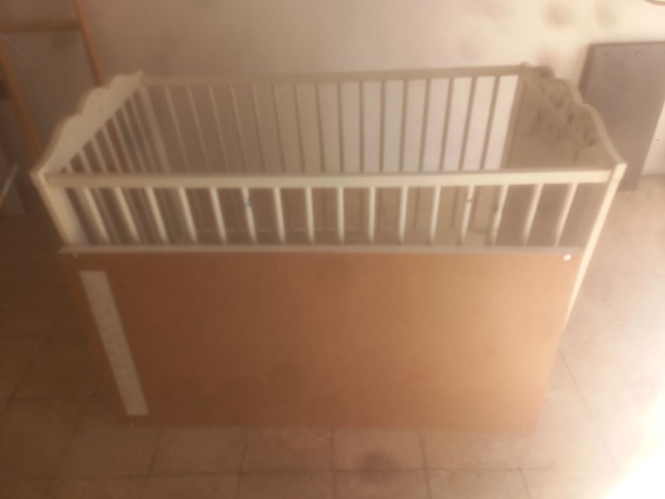 Cama de bebé marca Ikeia