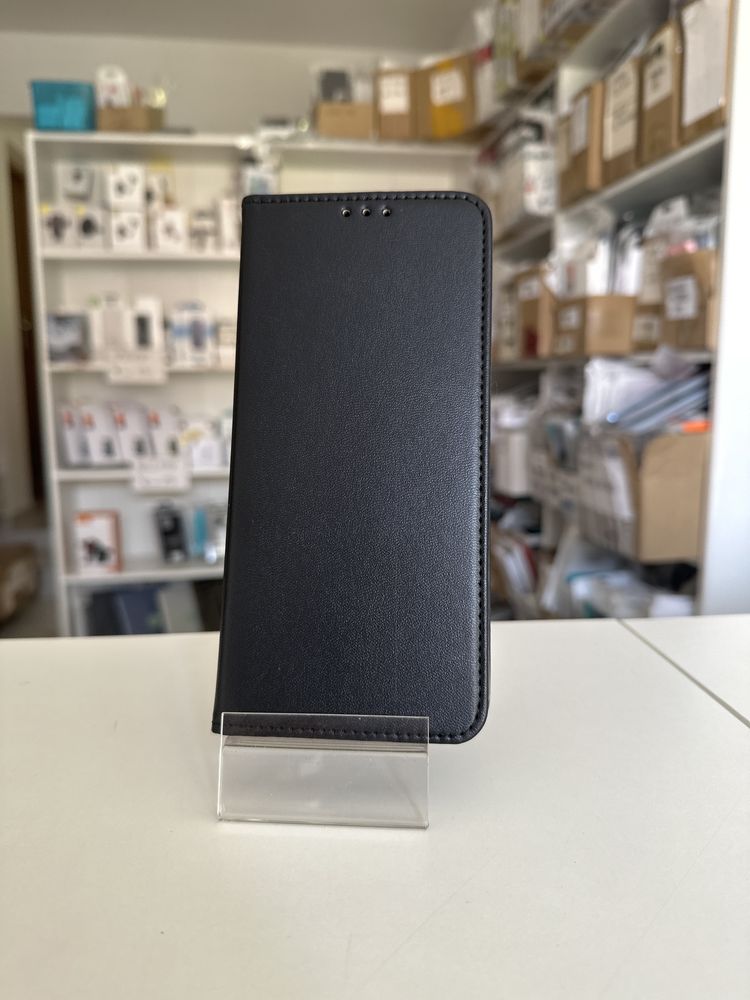 Etui zamykane czarne do Samsung A05s