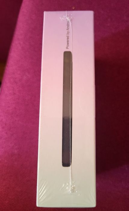 Телефон 1/8 gb Le wave Logicom в упаковке. Для пожилых людей