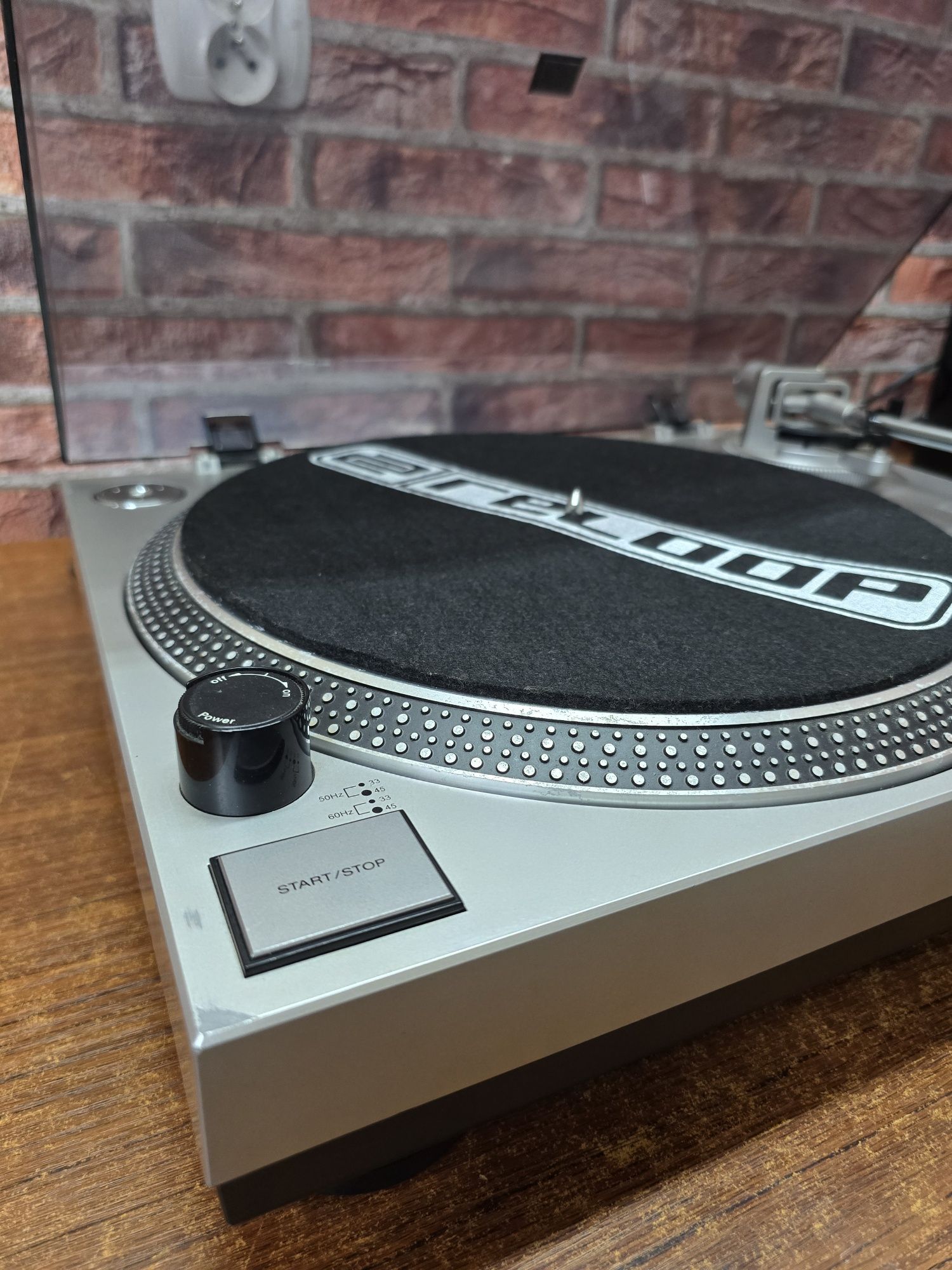 Gramofon RELOOP RP-2000 MK2 srebrny
