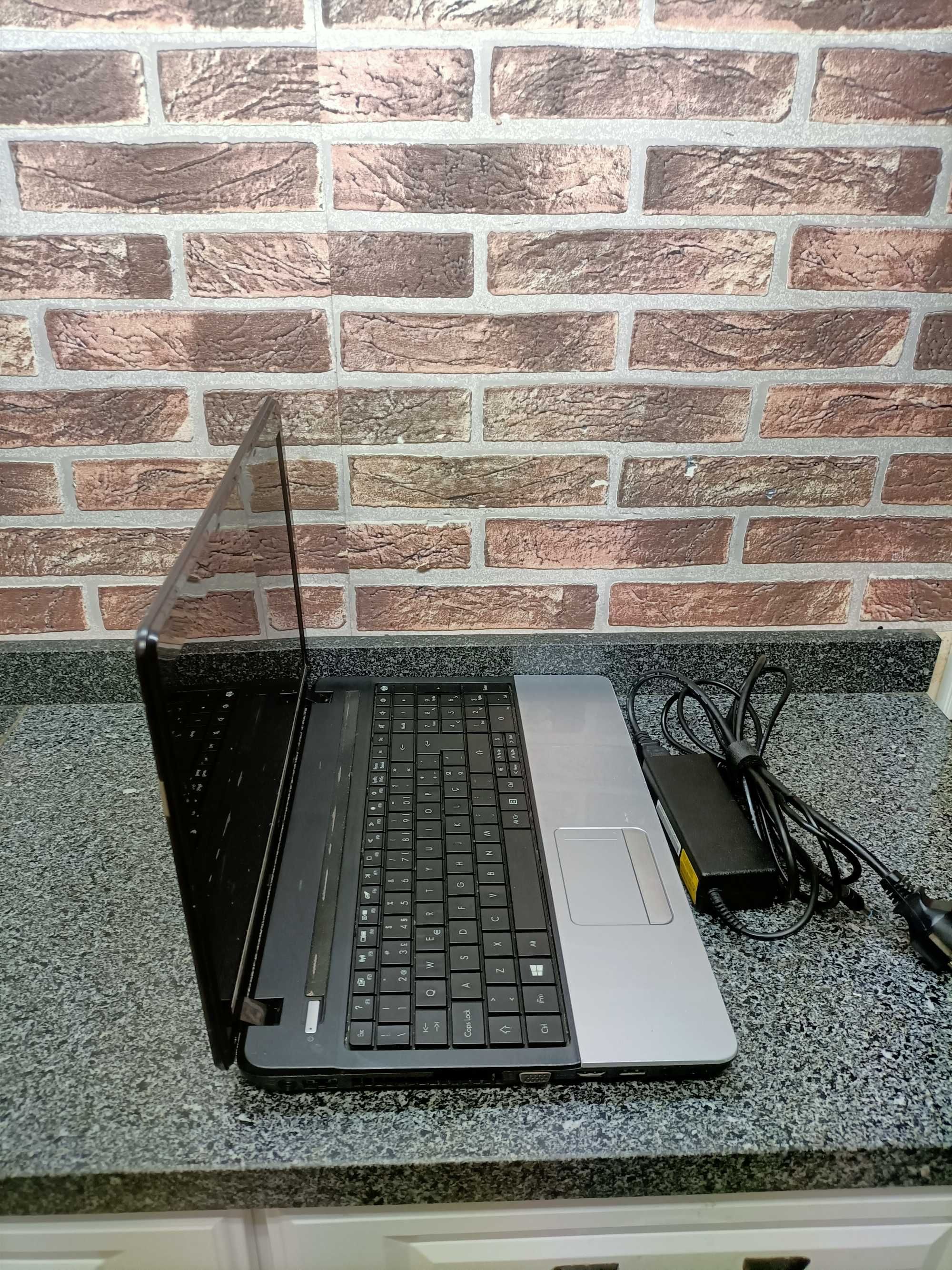 Packard bell Easy Note TE11HC