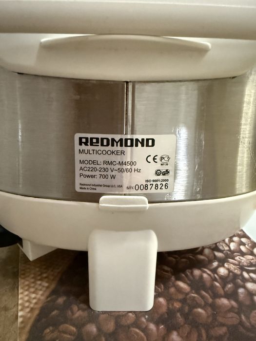 Мультиварка Redmond