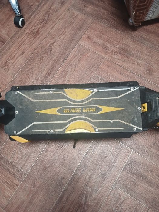 Продам електросамокат Blade mini