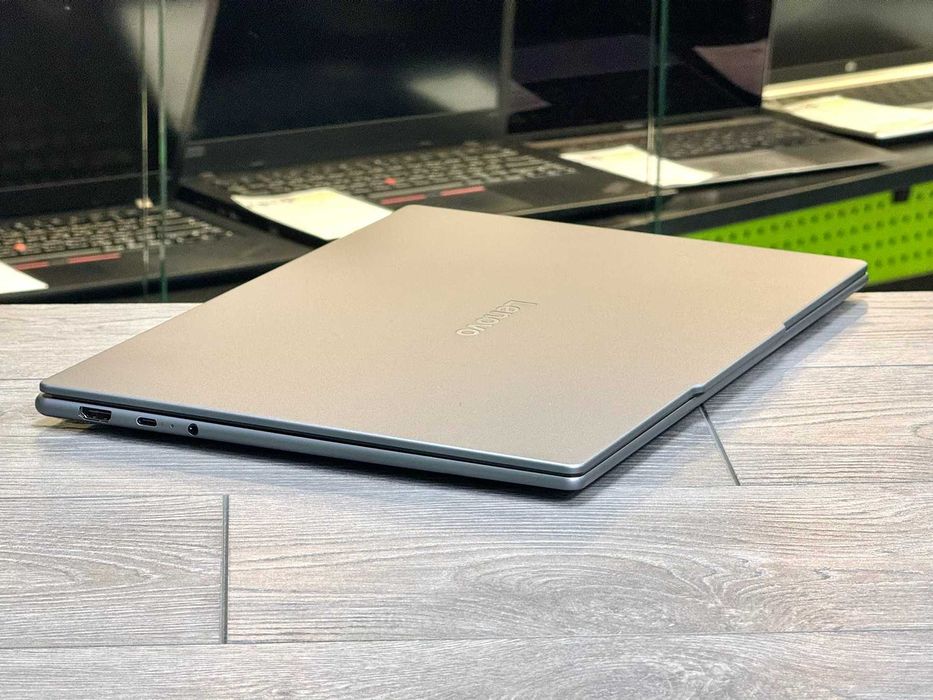 Lenovo Yoga 7 15ill9 / 15.3'' OLED / 120Hz / Ultra 7 258v / DDR5 32Gb
