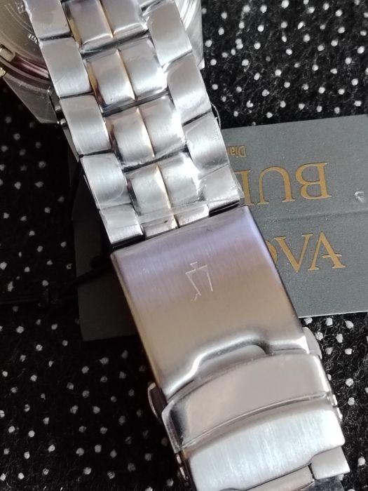 Часы наручные Bulova.