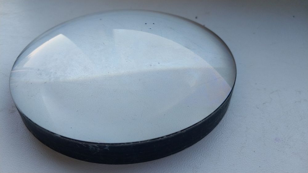 Лінзи різного діаметру від 25 до 110 мм