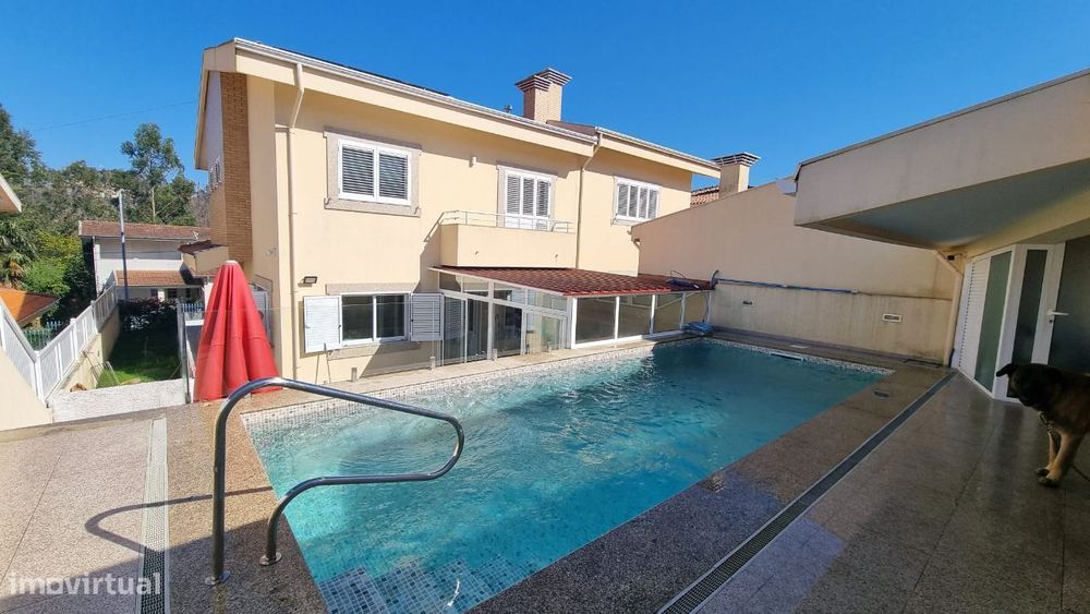 Moradia T4 - Quinta das Luzes - C/ Piscina