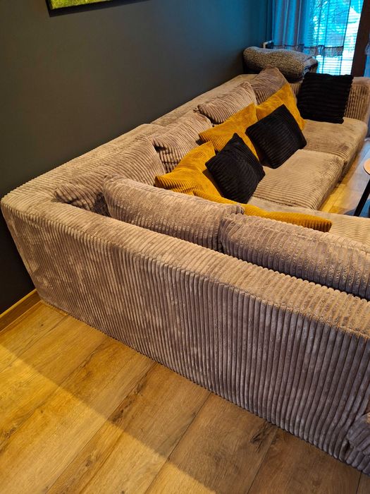 Narożnik w szarej sztruksowej tkaninie