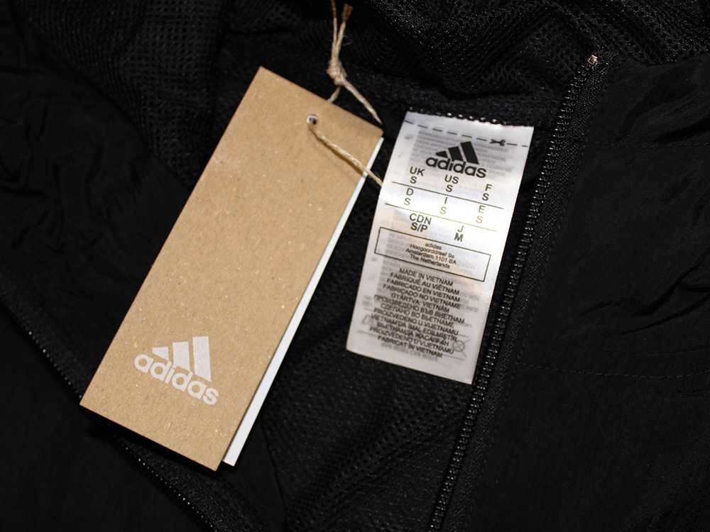 Adidas essentials windbreaker gk9370 легенька куртка оригінал вітровка
