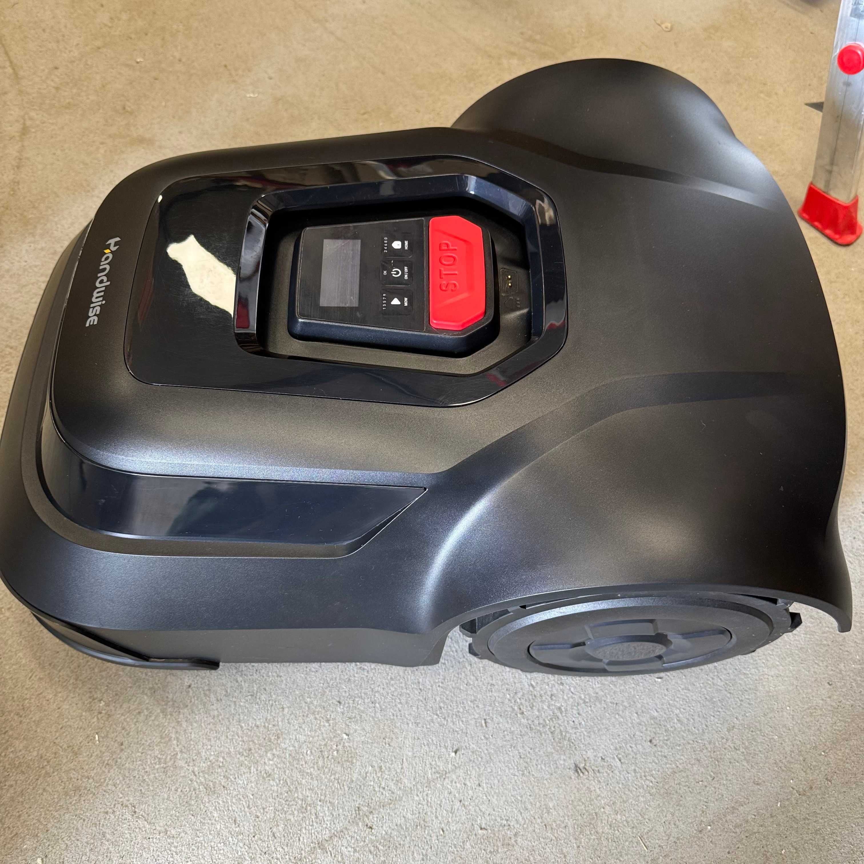 Robot koszący, 2,4 G WiFi lub Bluetooth aplikacja Handwise 500 m² IPX6