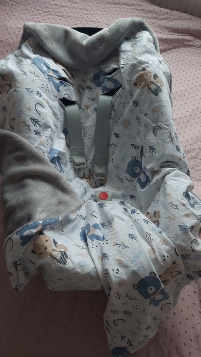 Otulacz do fotelika samochodowego i wózka