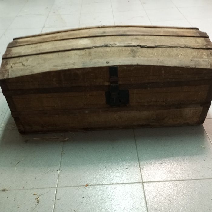 Baú antigo grande