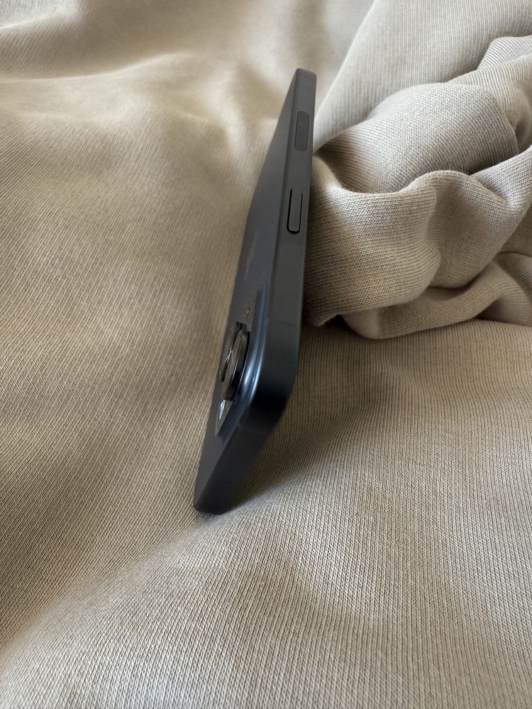 iPhone 15 128Gb Черный