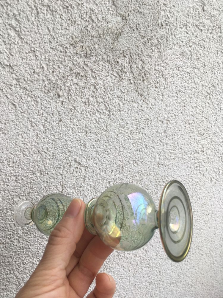 Stary flakon na perfumy fiolka szklana