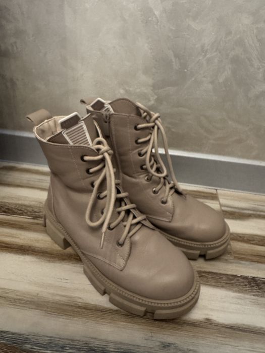 Продам зимові черевики