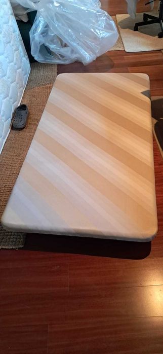 Cama solteiro + colchão ortopédico (pouco uso)