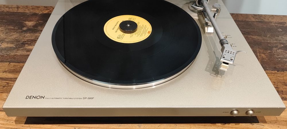 Gramofon denon DP-300F