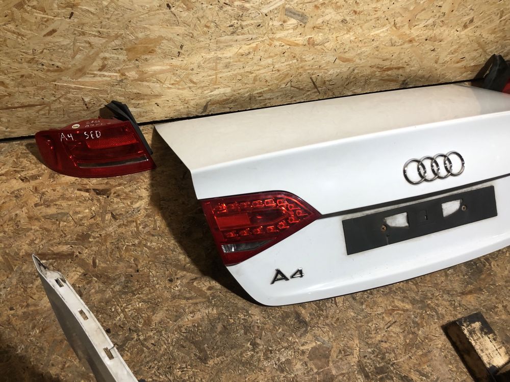 Комплект (бампер ляда кришка багажника ліхтар) Audi A4 B8 а4 A4B8 ауді