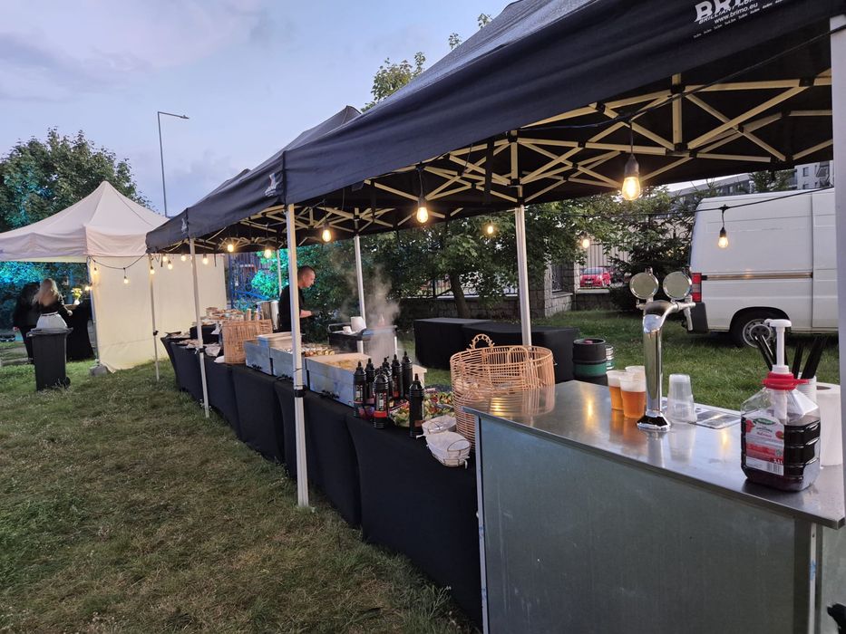 Imprezy firmowe Burger hot dog grill  piwo Food Truck obsluga imprez