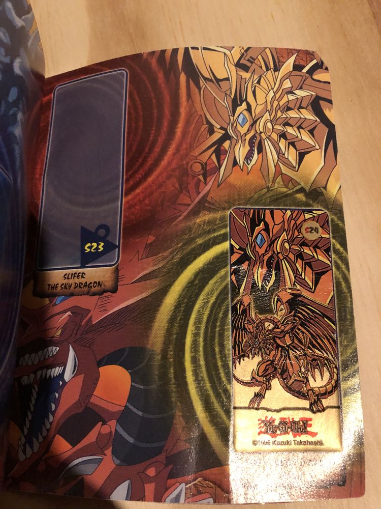 Caderneta cromos YU-GI-OH