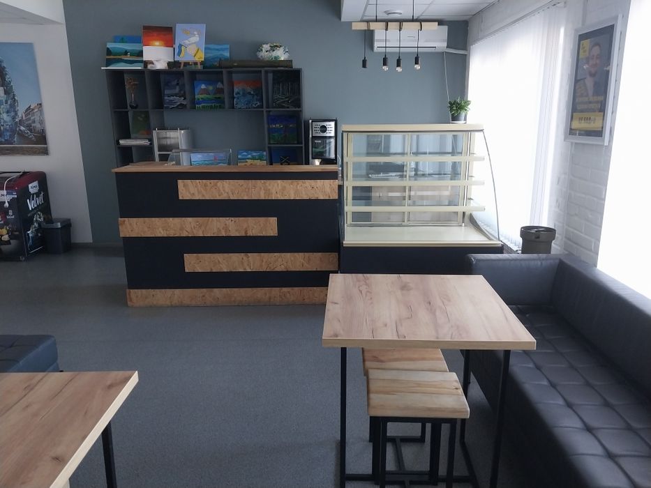 Барна стійка в хорошому стані.