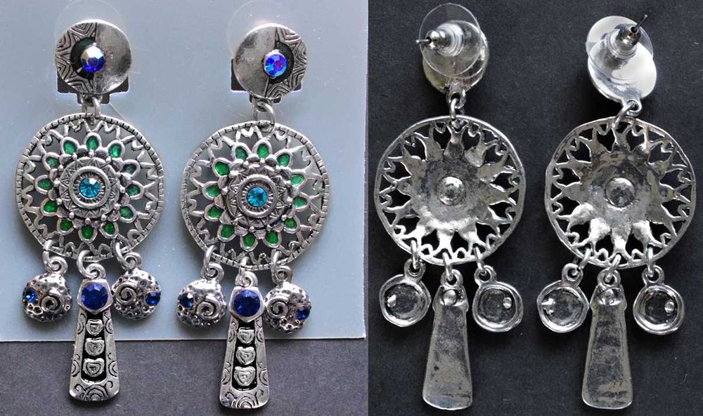 Серьги с камешками.