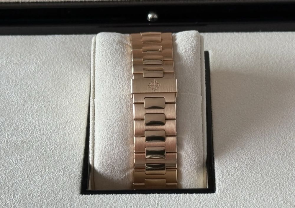 Patek Philippe Nautilus with diamond. Gold 20К.
