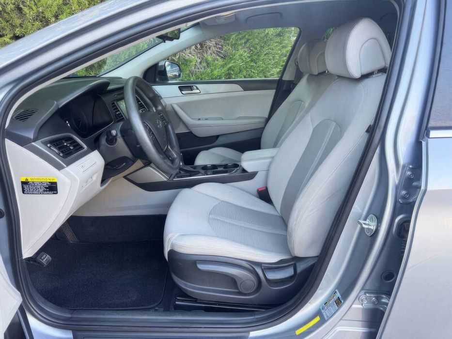 Hyundai Sonata SE      2017