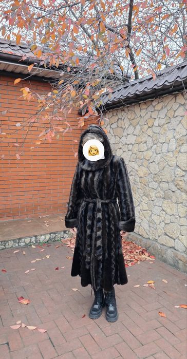 Продам шубу з еко-хутра