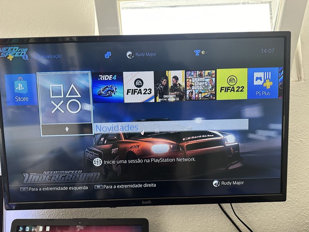 PlayStation 4 slim 500gb + extras