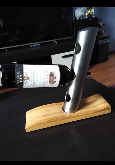 Stojak na wino stał + drewno .