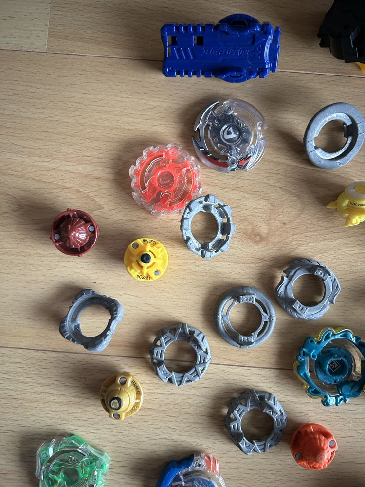 Brinquedos Beyblade - lote