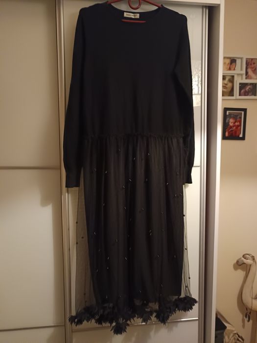 Sukienka z dołem z tiulu