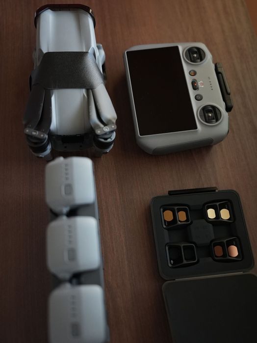 DJI Air 3 Fly More Combo com filtros ND e seguro Care Refresh ativo