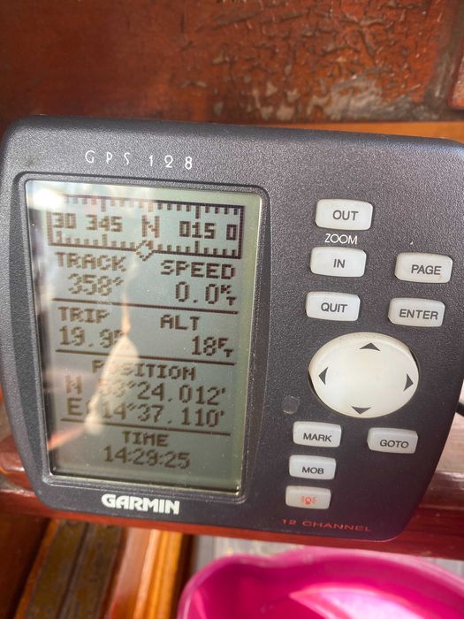 GARMIN GPSMAP 128 nawigacja morska z anteną i kablami.