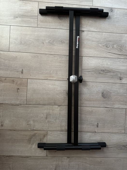 Підставка під синтезатор