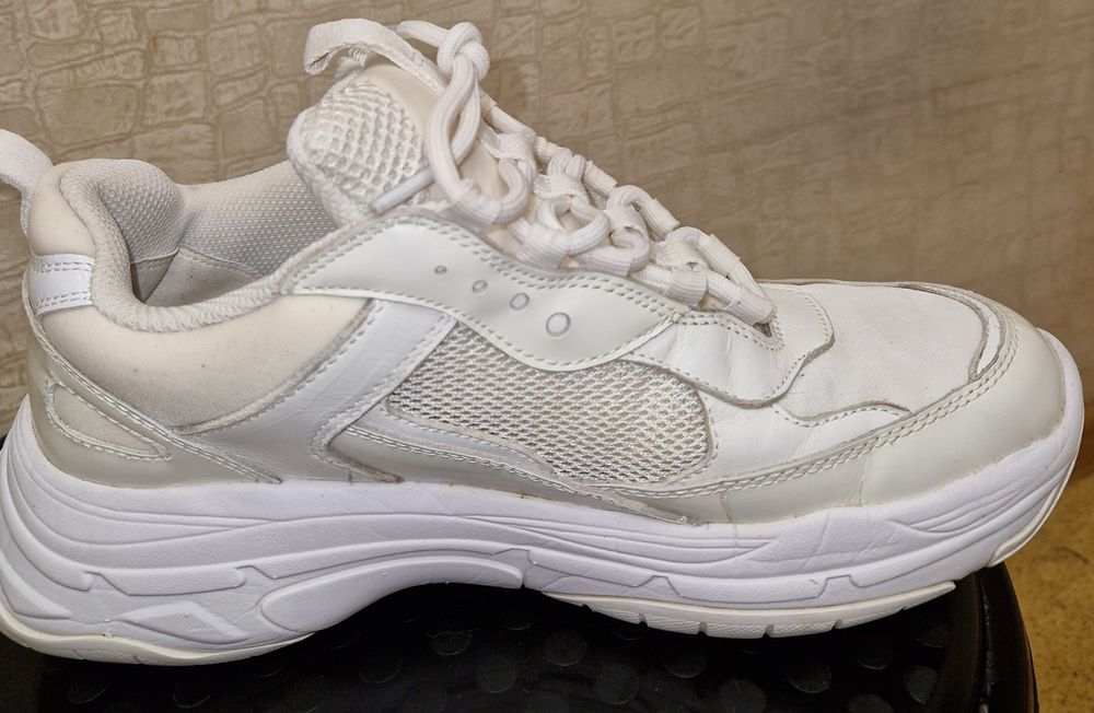 Продам  кроссовки оригинал Calvin Klein 25.5 см.
