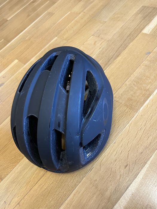 Велосипедний шолом Oakley