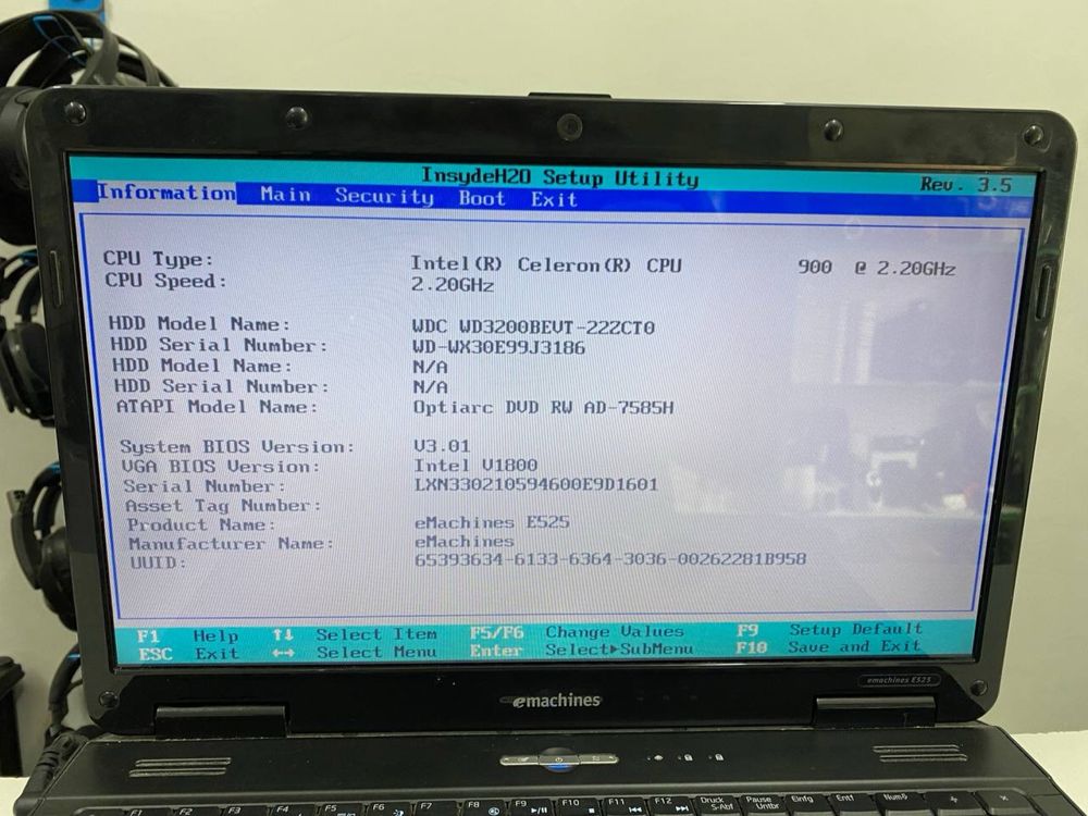 Ноутбук eMachines E525
