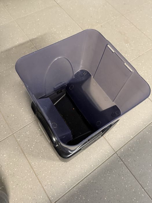 Karmik automatyczny dla kotów