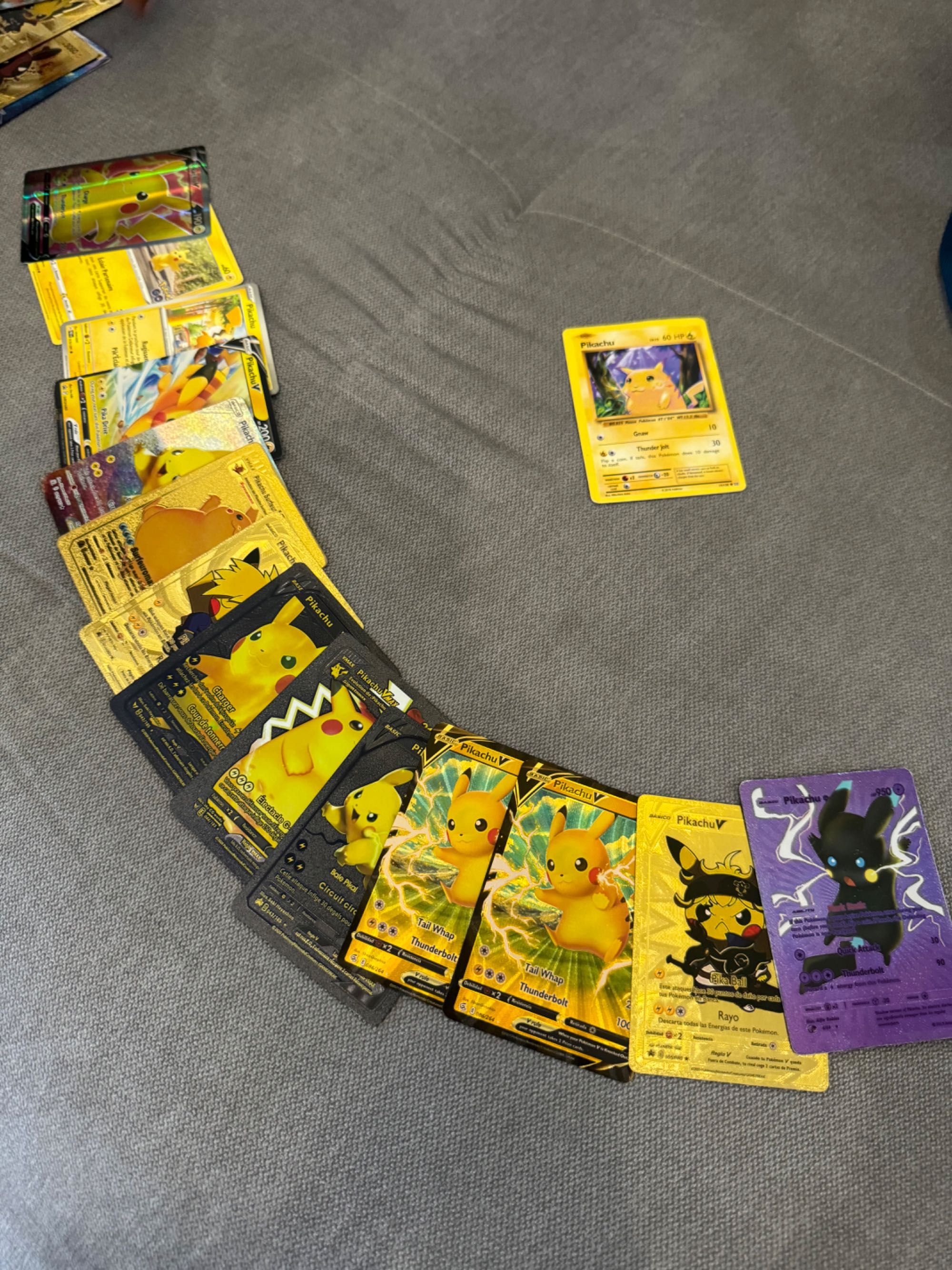 Cartas Pokémon (mais de 5 mil)