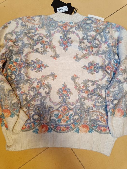 Дуже  гарний і теплий жіночий  светр