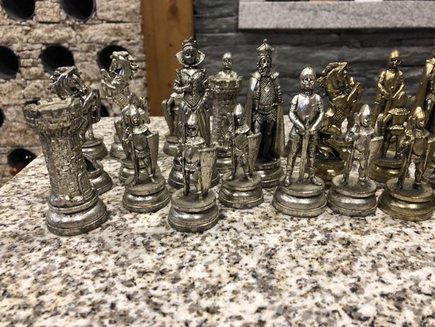 Peças completas do jogo de xadrez em Zamak
