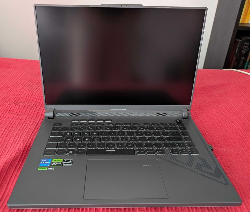 ASUS ROG Strix G16 - Intel Core i7-13650HX/64GB/1TB SSD/RTX 4060/16"