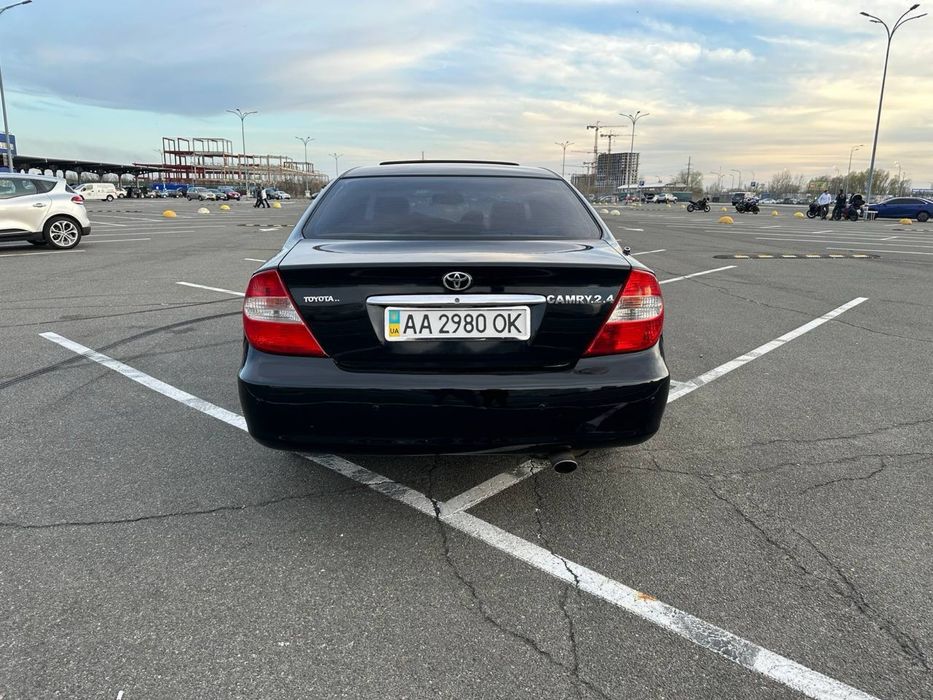 Toyota Camry 2.4 2004 можно обмен