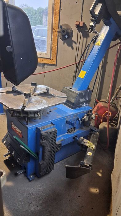 Montażownica do opon automatyczna